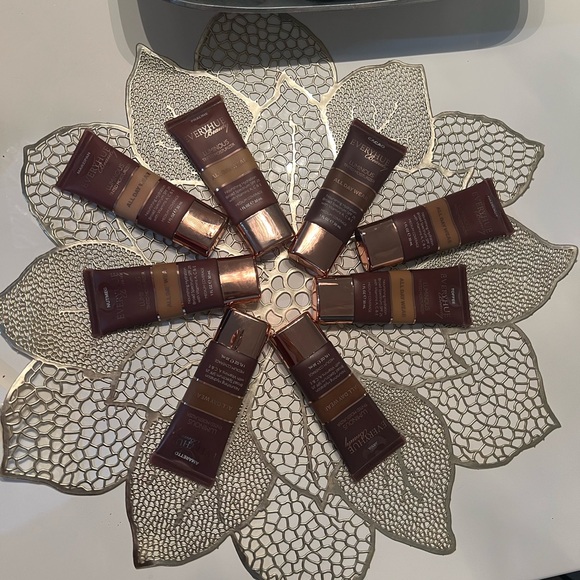 Everyhue Beauty Luminous Tinted Moisturizers available in various shades! - Picture 2 of 4